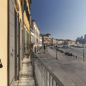 Appartement Palazzo Carpediem-prato Della Valle, Padua