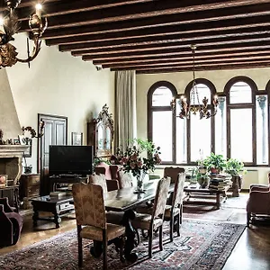 Appartamento Palazzo Altinate - Note Di Piano, Padova